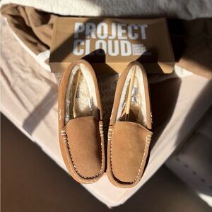 Women’s Tan Slippers